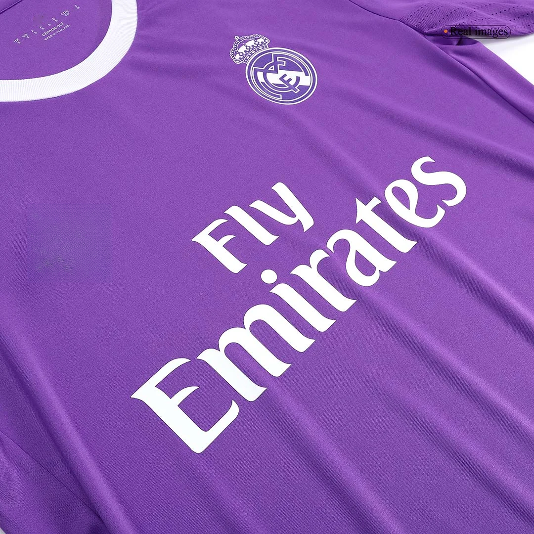 Retro Soccer Jersey MODRIĆ #19 Real Madrid Away Long Sleeve 2016/17