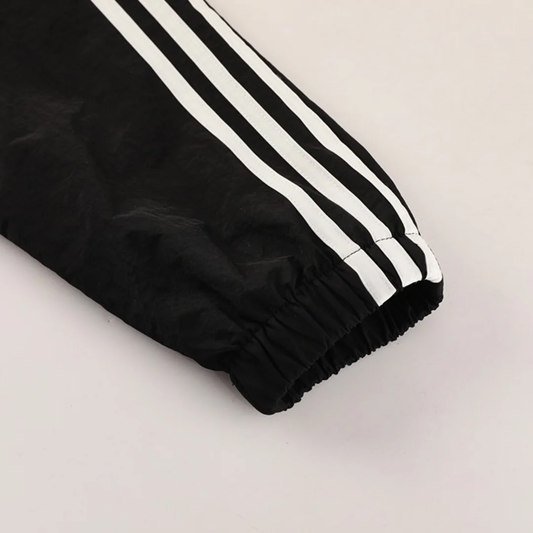 Manchester United Windbreaker Jacket 2025/26 – Black